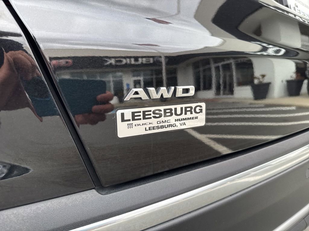 Used 2025 Cadillac XT5 Premium Luxury image 10