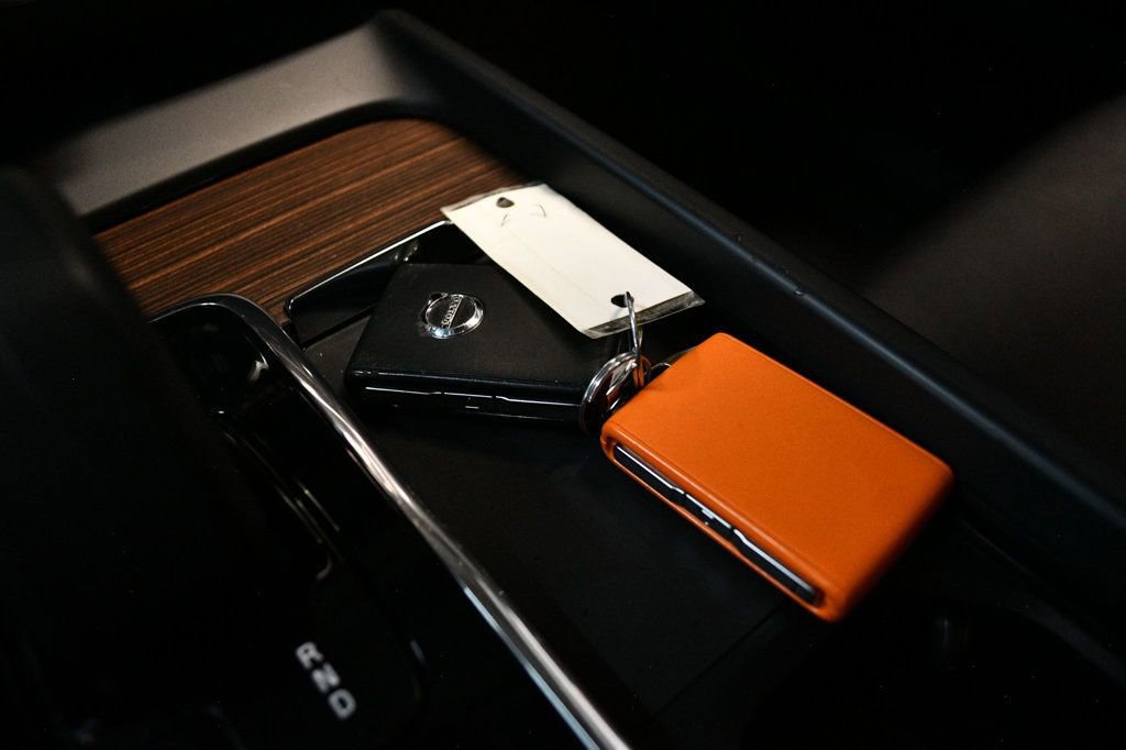 Used 2022 Volvo XC60 B5 Momentum w/ Protection Package Premier image 59