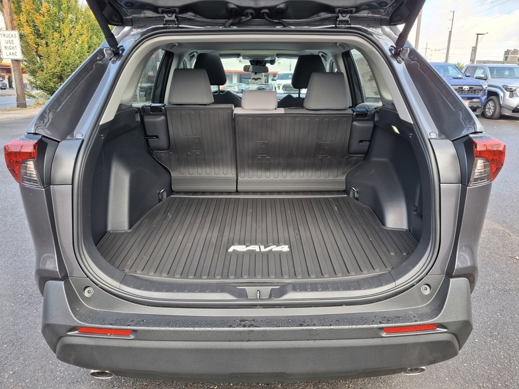 Used 2025 Toyota RAV4 XLE image 8