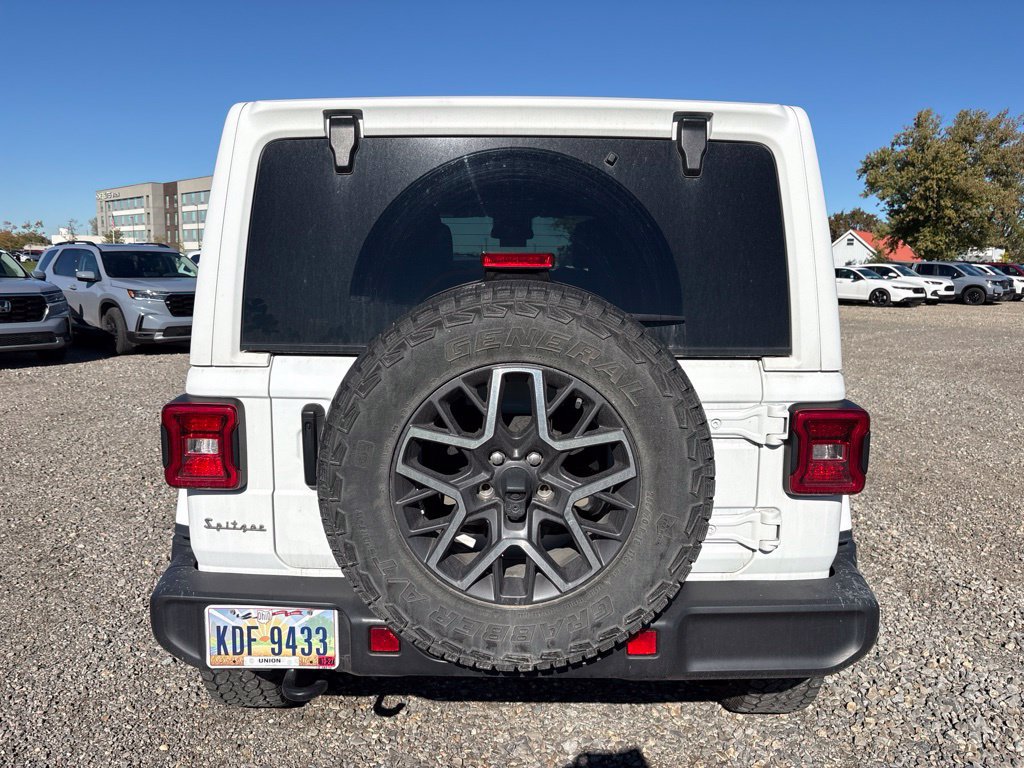 Used 2024 Jeep Wrangler Unlimited Sahara AWD/4WD image 8