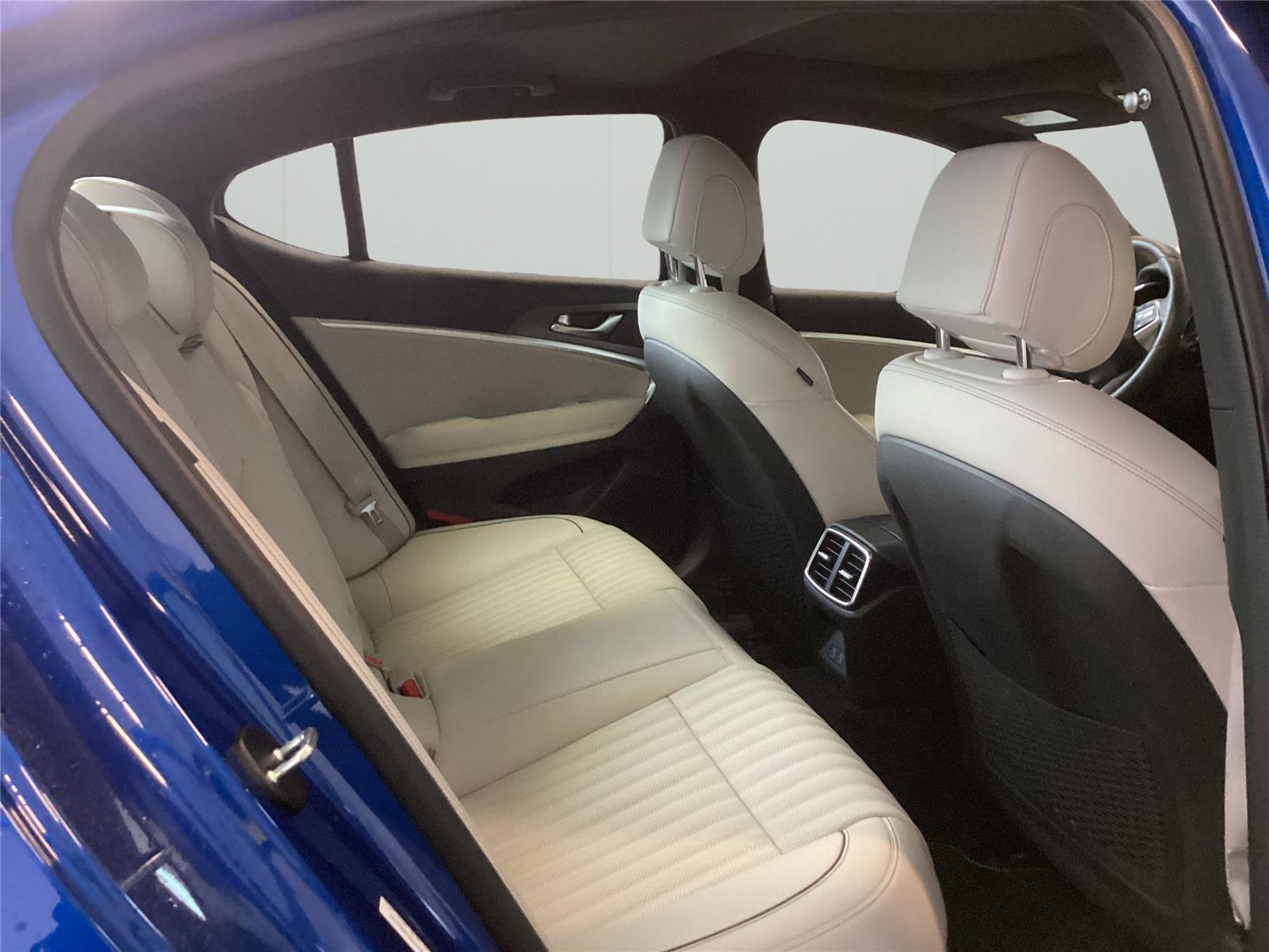 Used 2025 Genesis G70 2.5T w/ Sport Prestige Package RWD image 13