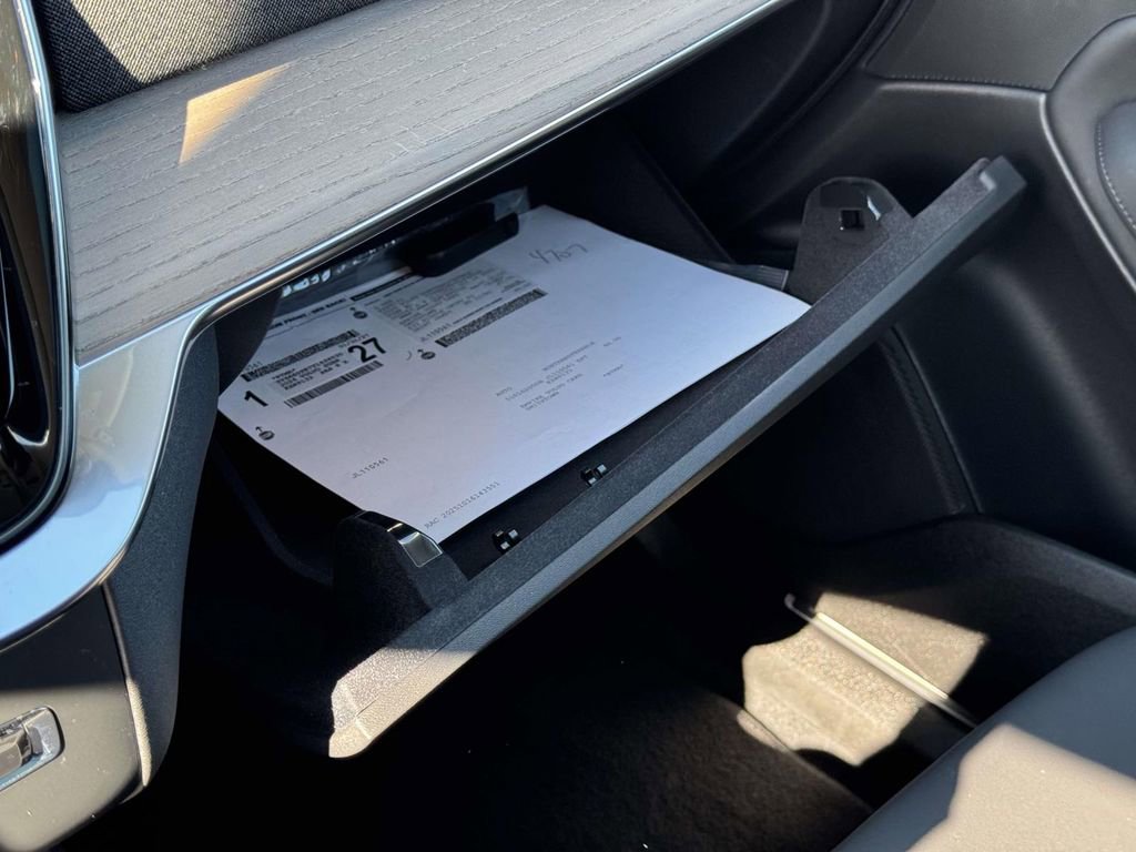 Certified 2026 Volvo XC90 T8 Plus w/ Protection Package Premier image 31