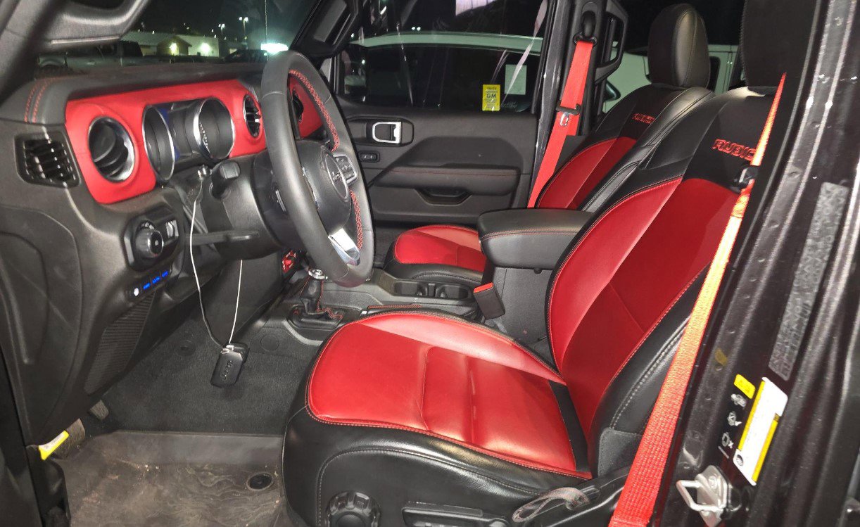 Used 2023 Jeep Wrangler Unlimited Rubicon 4xe AWD/4WD image 7