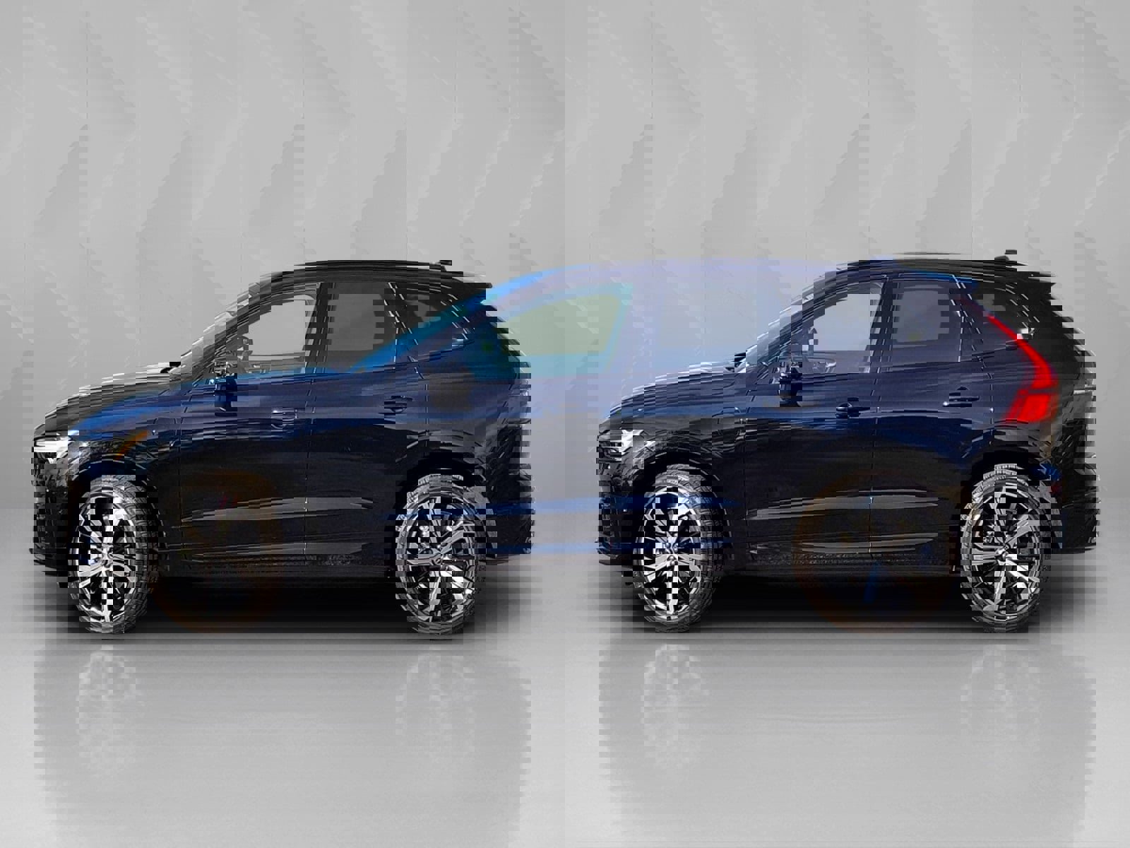 Certified 2024 Volvo XC60 T8 Ultimate w/ Protection Package Premier image 3