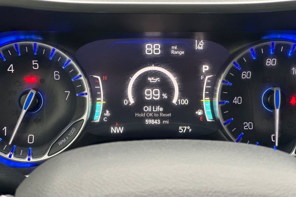 Used 2023 Chrysler Pacifica Touring-L image 28