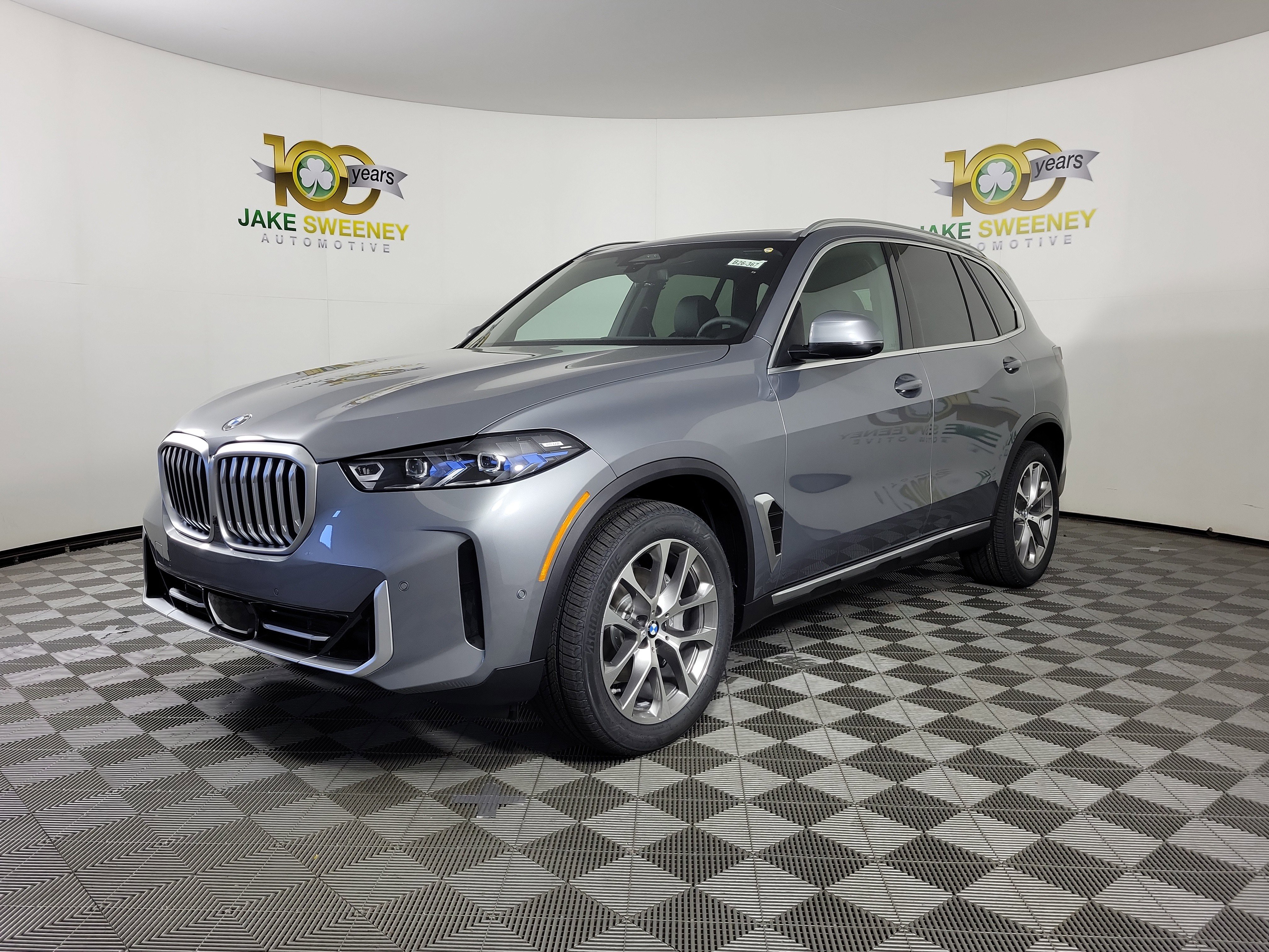 New 2026 BMW X5 xDrive40i w/ Premium Package image 3