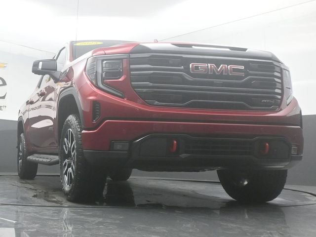 Used 2025 GMC Sierra 1500 AT4 w/ AT4 Premium Package AWD/4WD image 3