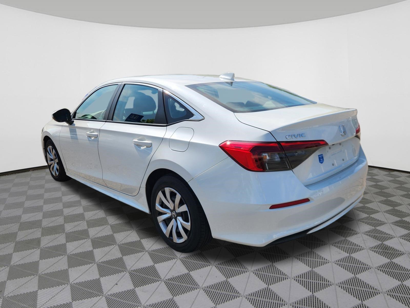 Used 2023 Honda Civic LX image 3