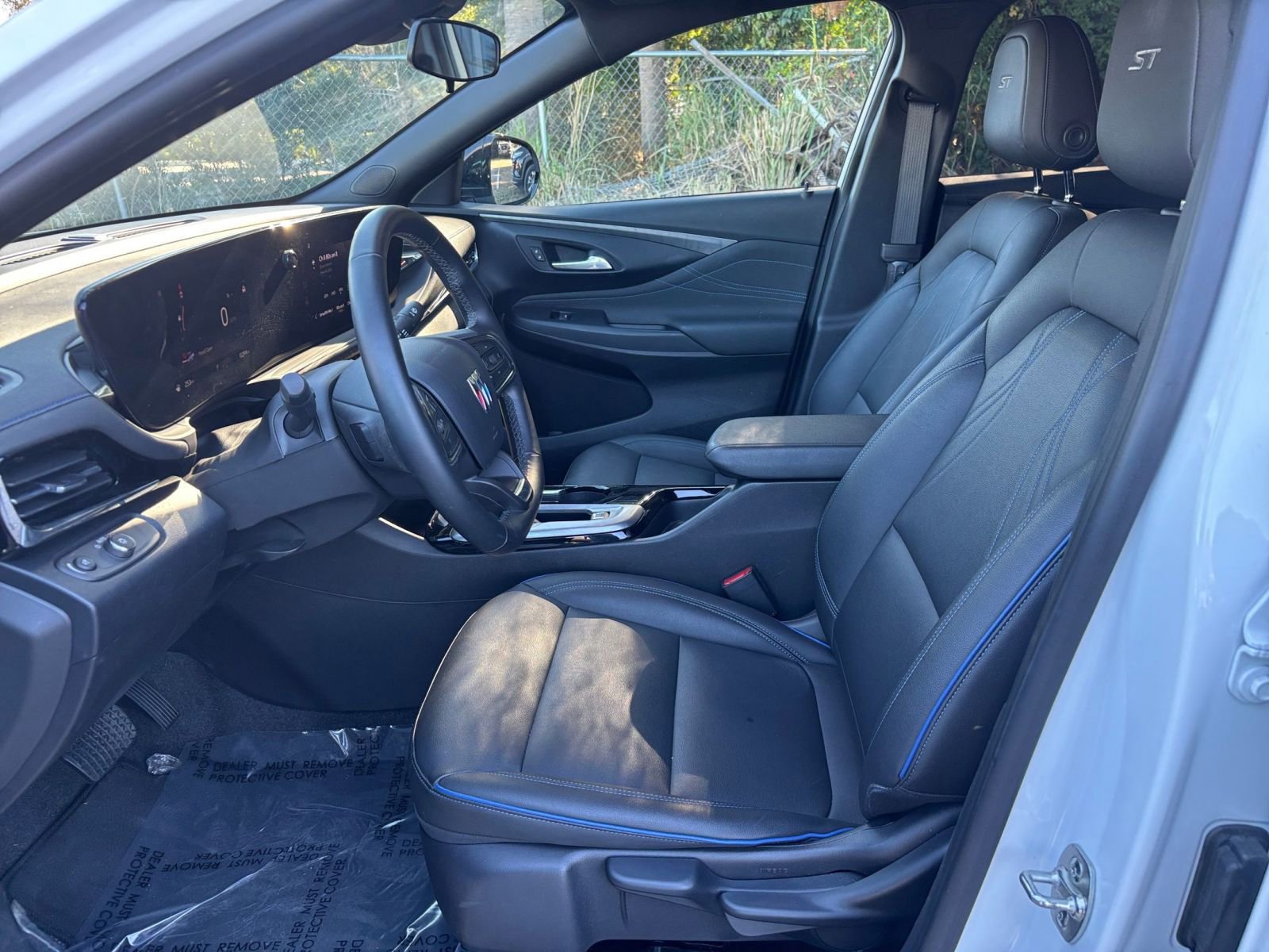 Used 2025 Buick Envista Sport Touring image 27