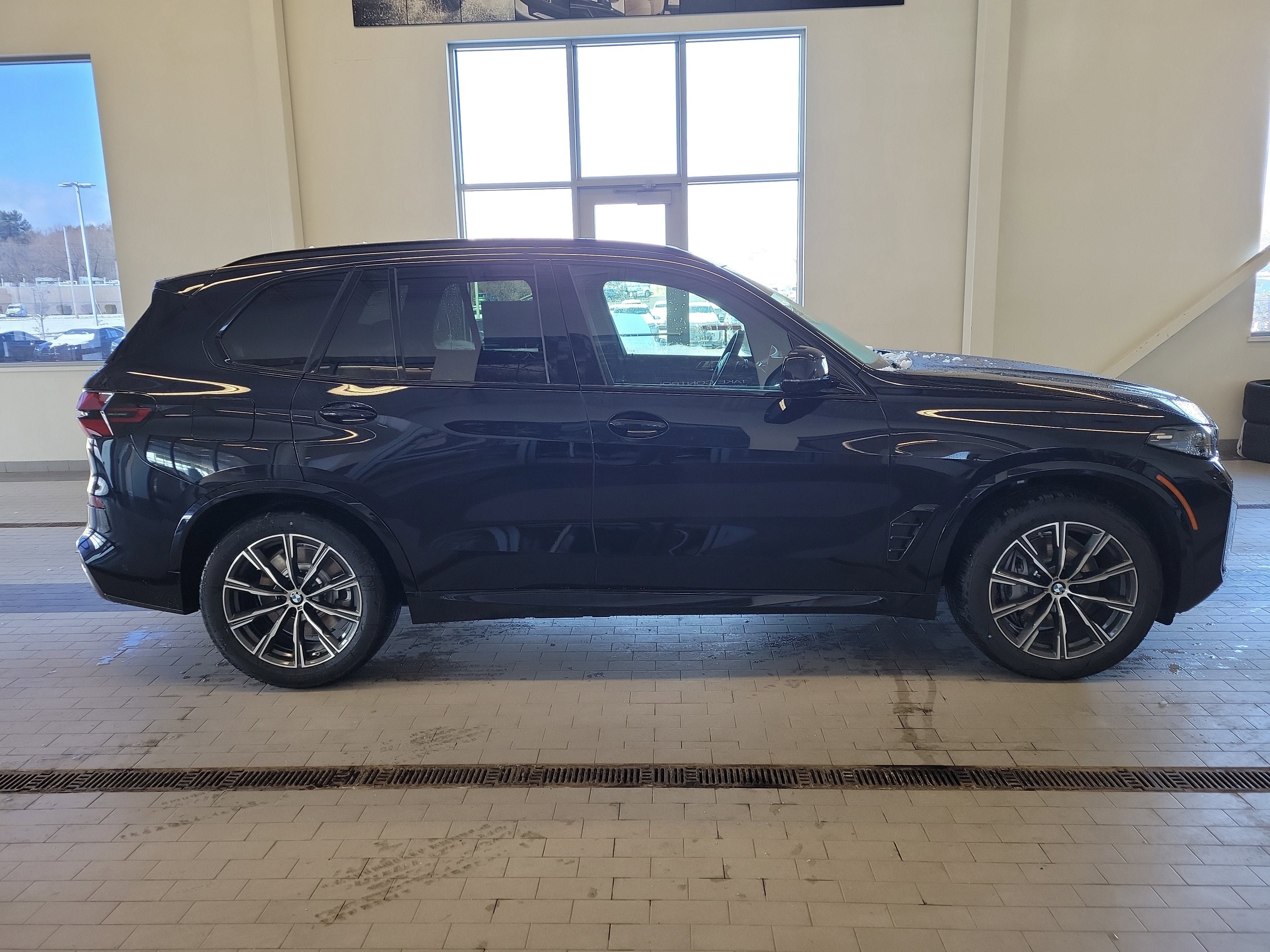 New 2026 BMW X5 xDrive50e AWD/4WD image 8