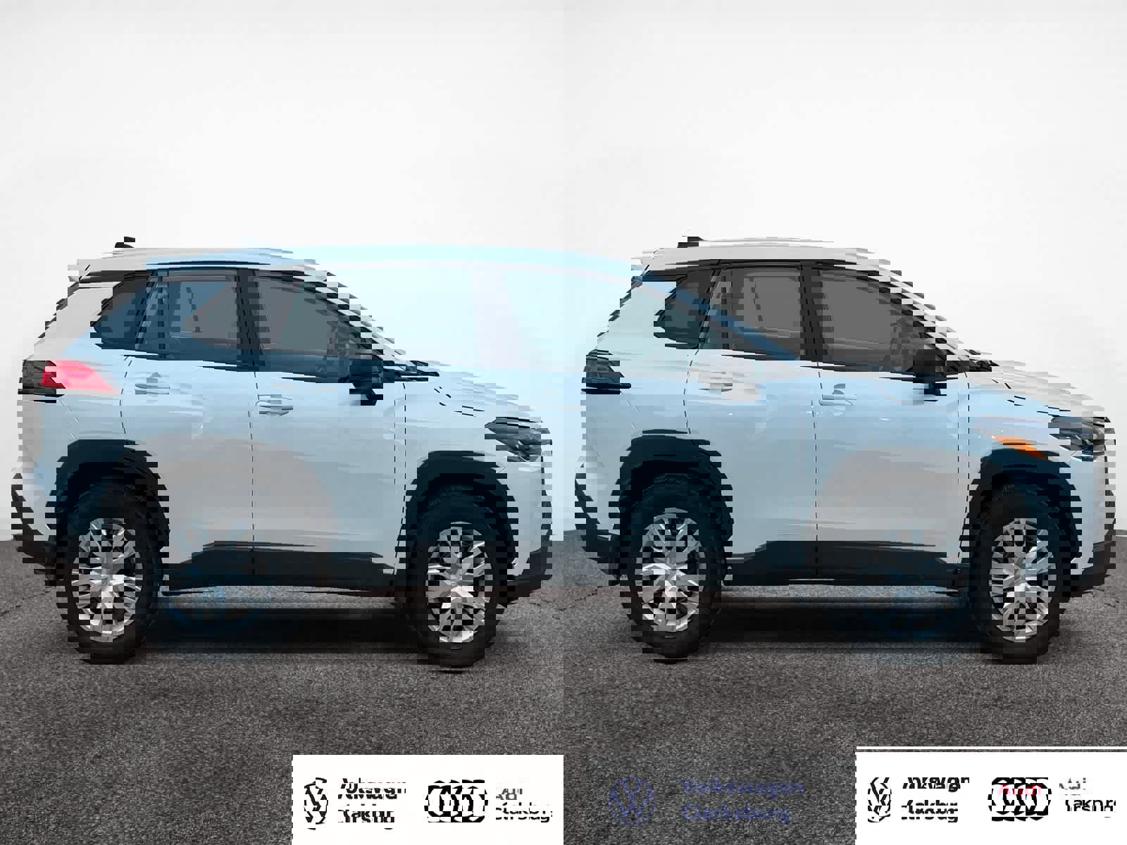 Used 2025 Toyota Corolla Cross L image 6