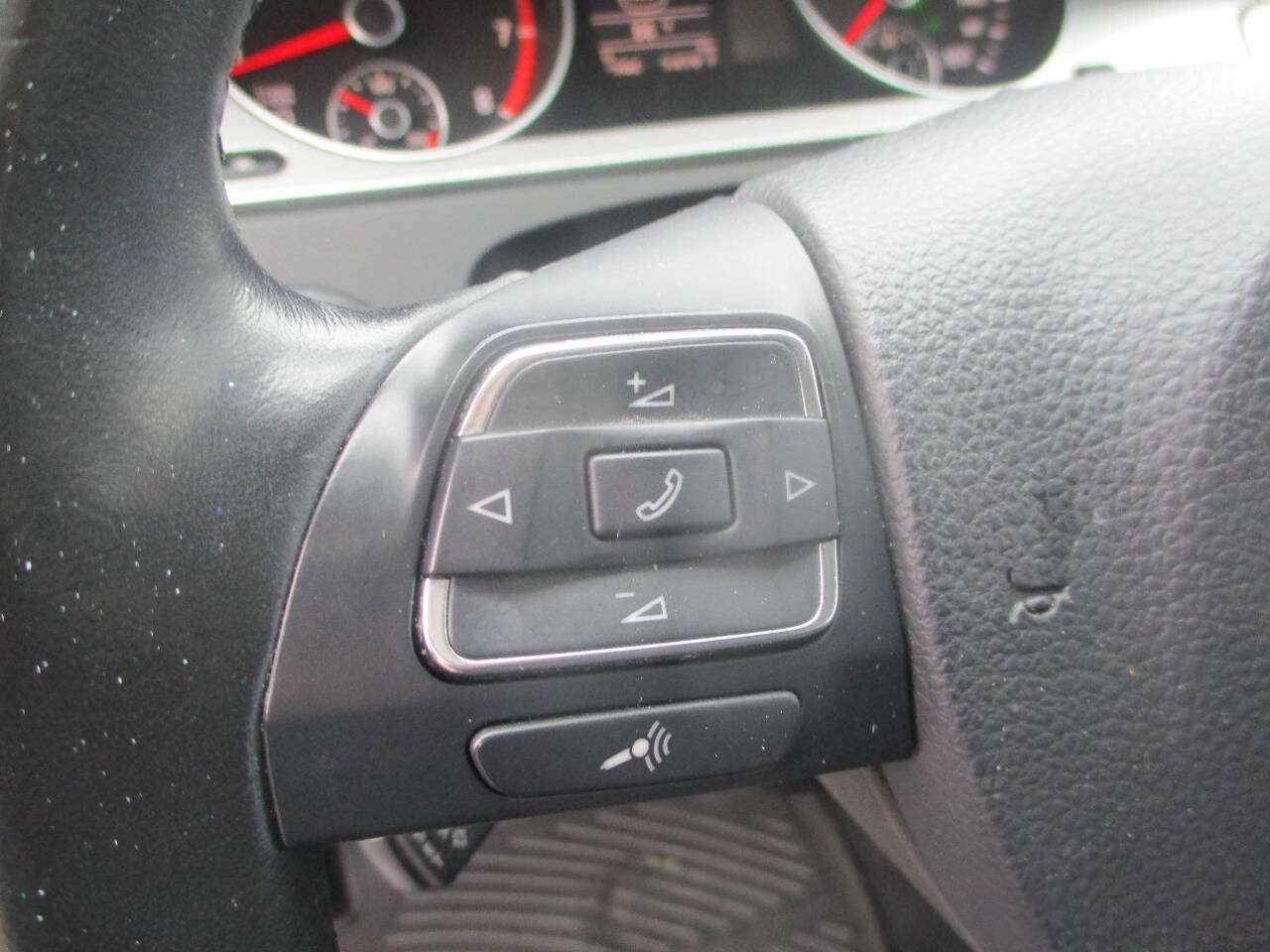 Used 2009 Volkswagen CC Sport image 10