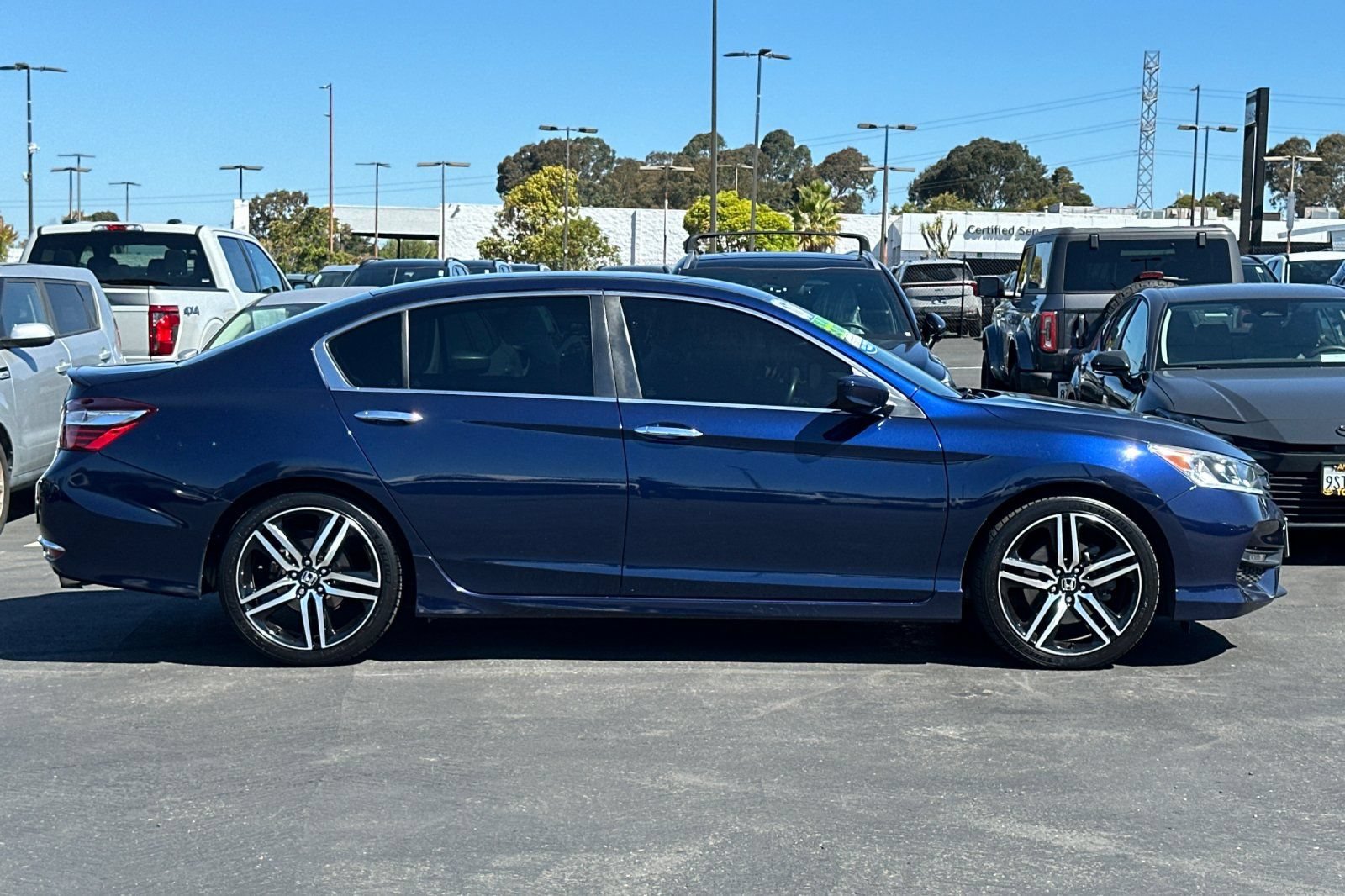 Used 2017 Honda Accord Sport Special Edition image 4