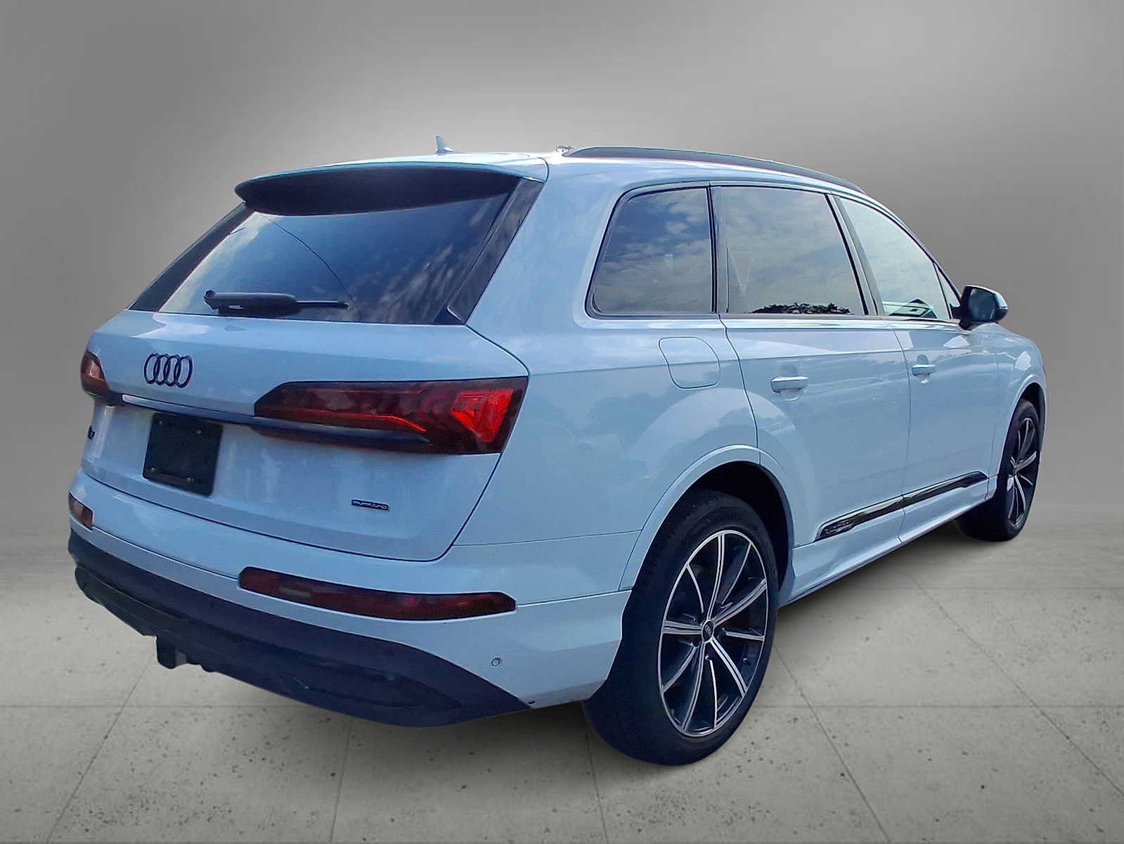 Used 2023 Audi Q7 3.0T Premium Plus w/ Premium Plus Package AWD/4WD image 8