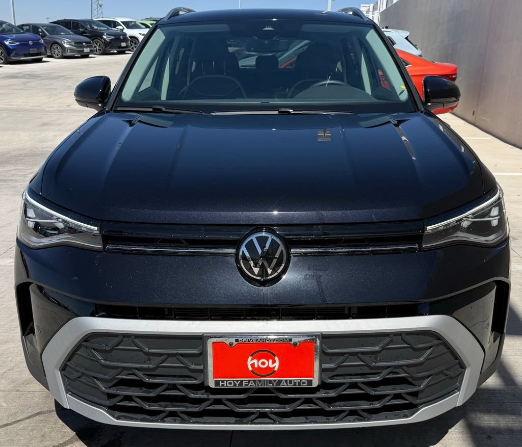 Certified 2025 Volkswagen Taos SE FWD image 3