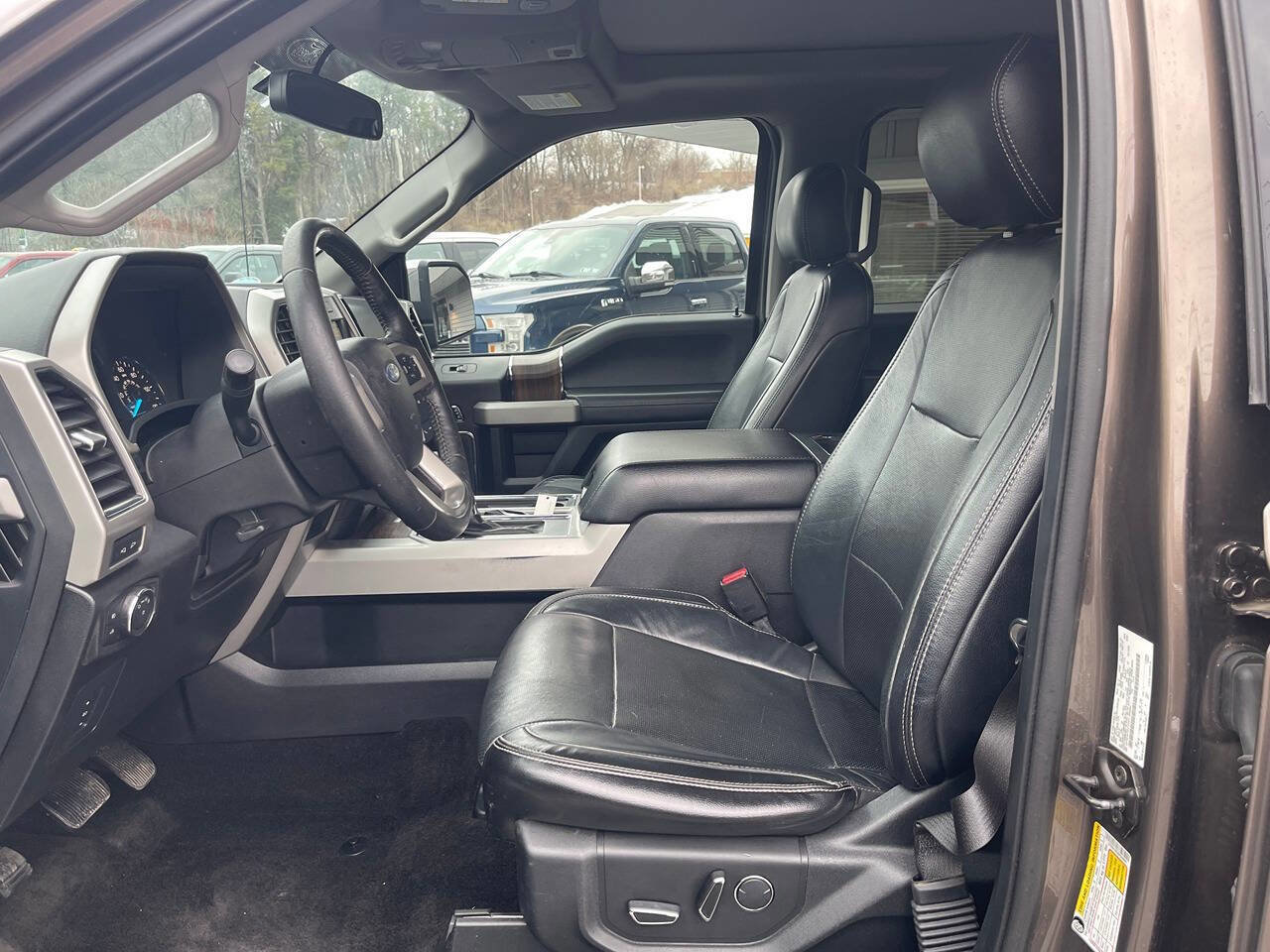 Used 2017 Ford F150 Lariat image 16