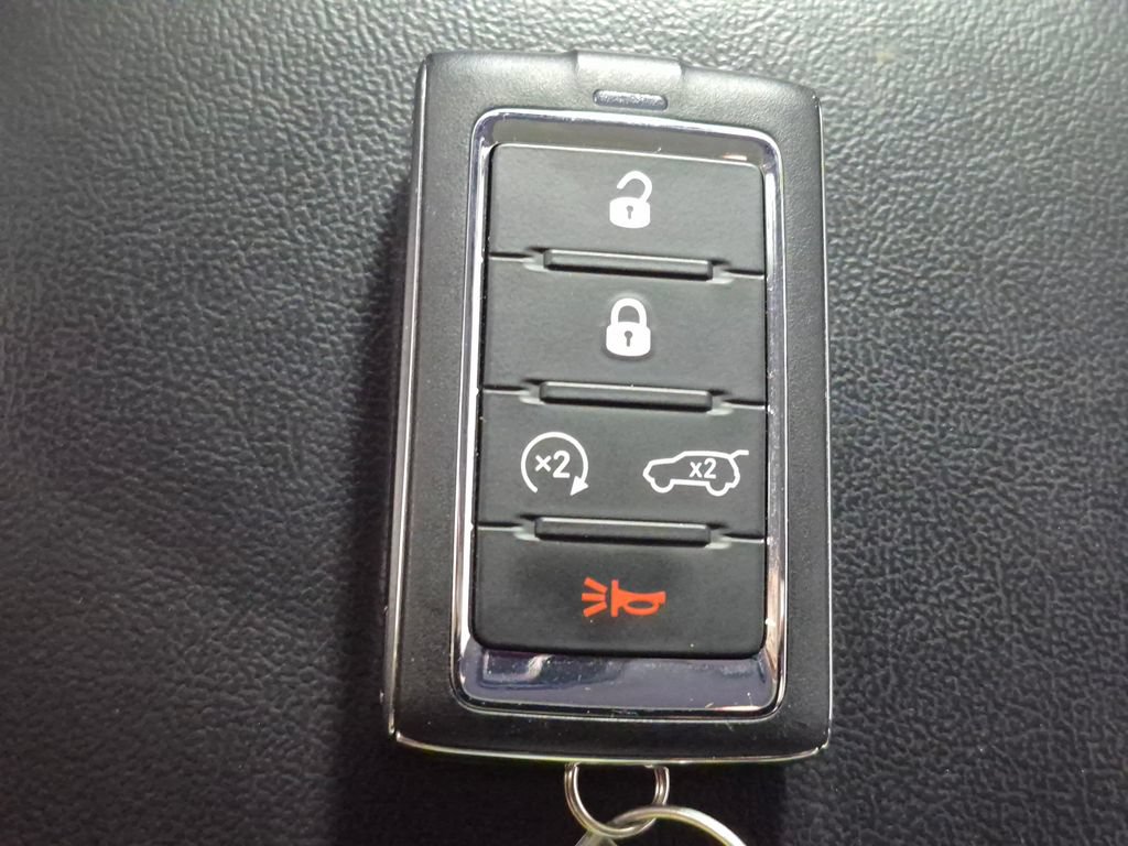Used 2021 Jeep Grand Cherokee L Limited AWD/4WD image 29