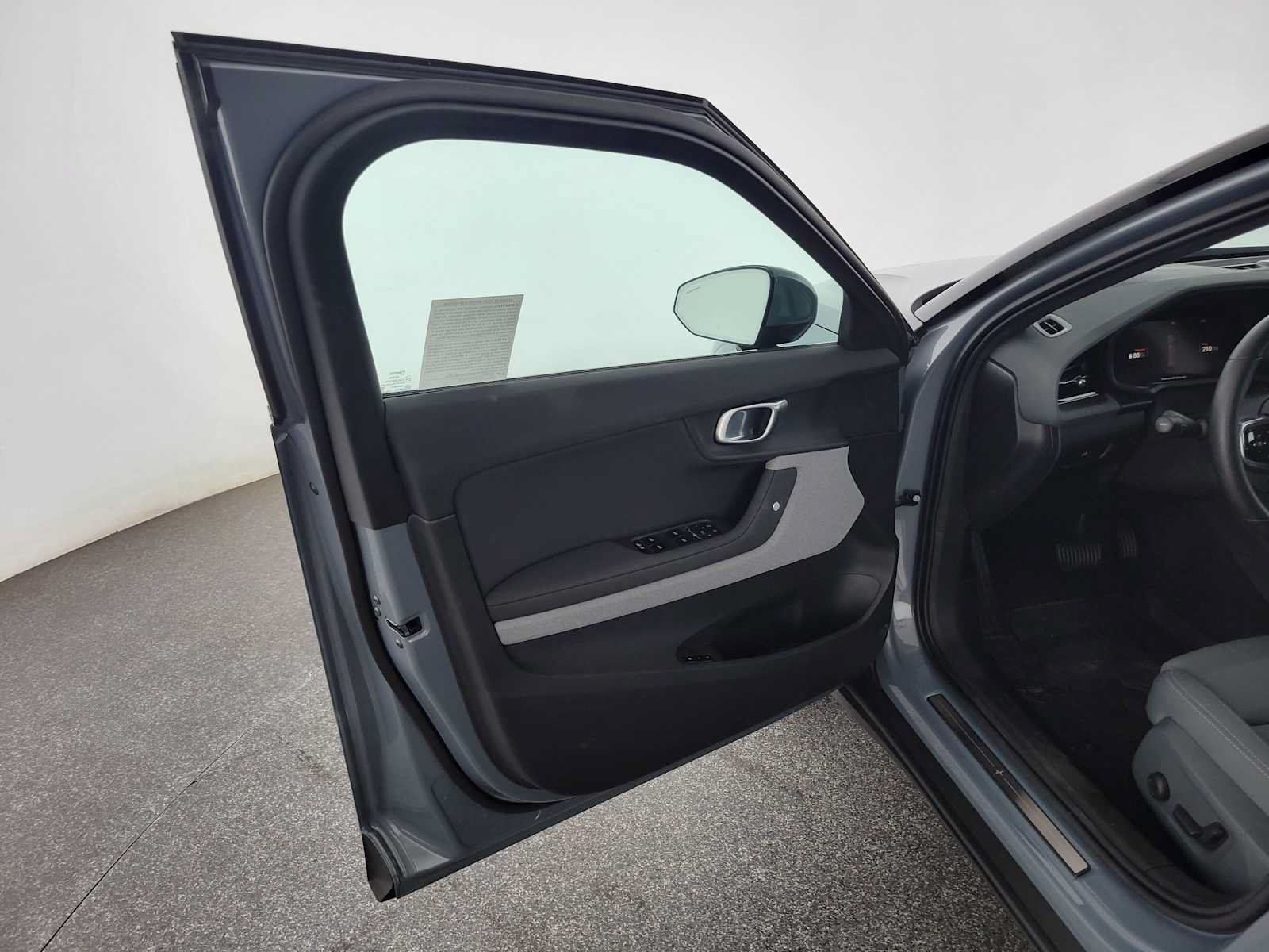 Used 2023 Polestar Polestar 2 w/ Pilot Pack AWD/4WD image 19