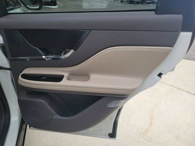 Certified 2024 Lincoln Corsair AWD image 26