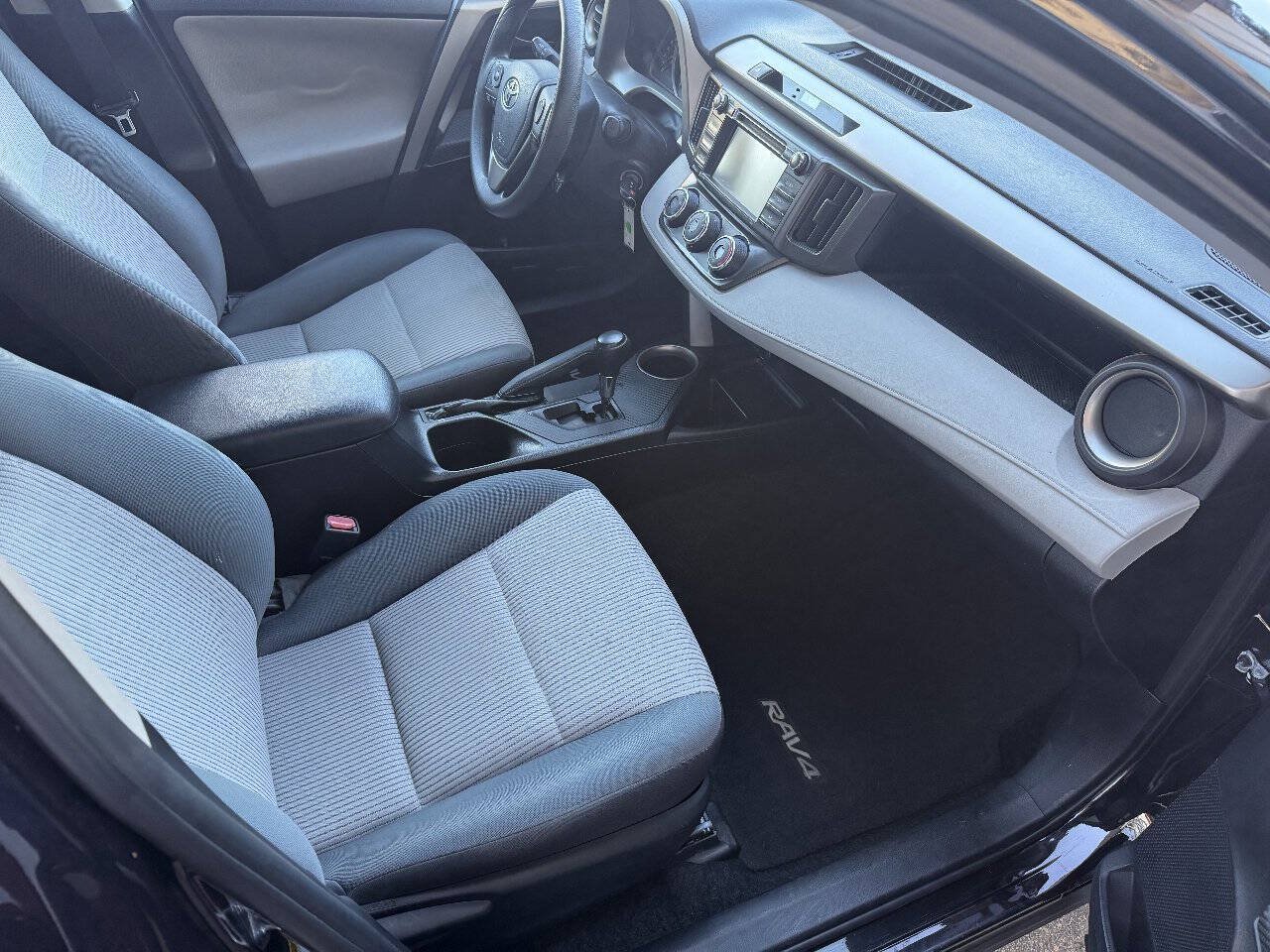 Used 2014 Toyota RAV4 LE AWD/4WD image 32