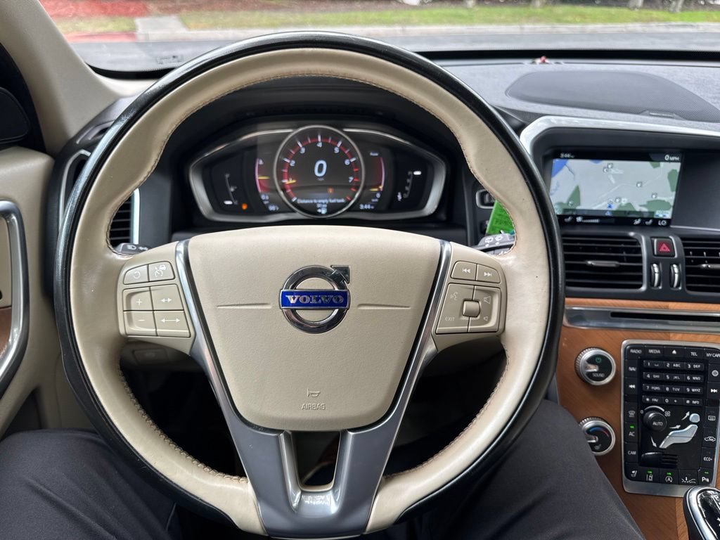 Used 2016 Volvo XC60 T5 Platinum FWD image 11
