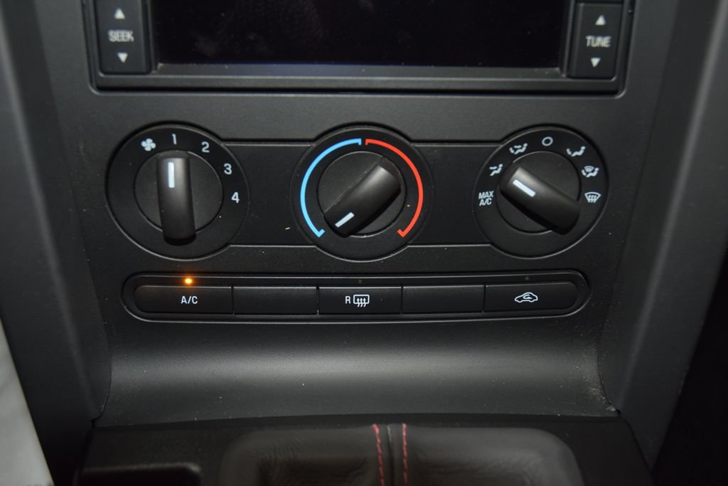 Used 2009 Ford Mustang Shelby GT500 RWD image 36