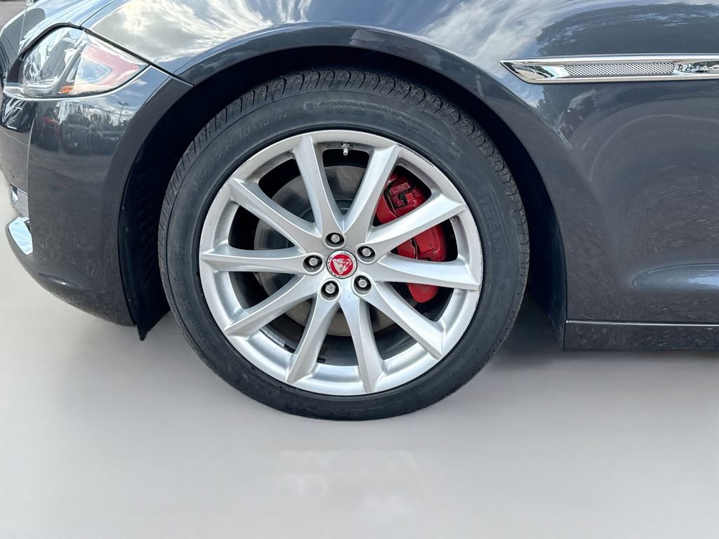 Used 2018 Jaguar XJ L Portfolio image 40