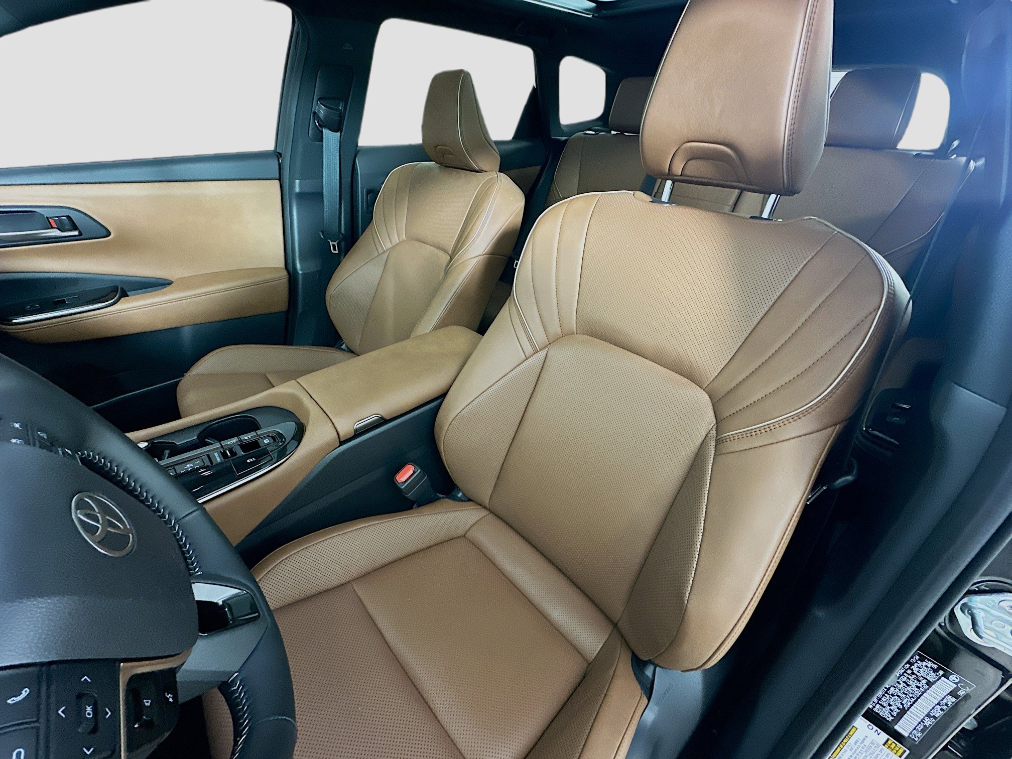 Used 2025 Toyota Crown Signia w/ Advanced Technology Package image 28