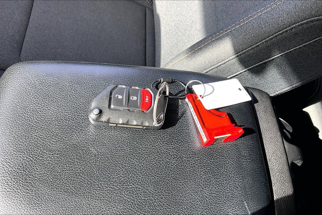 Used 2024 Jeep Wrangler Sport S image 33