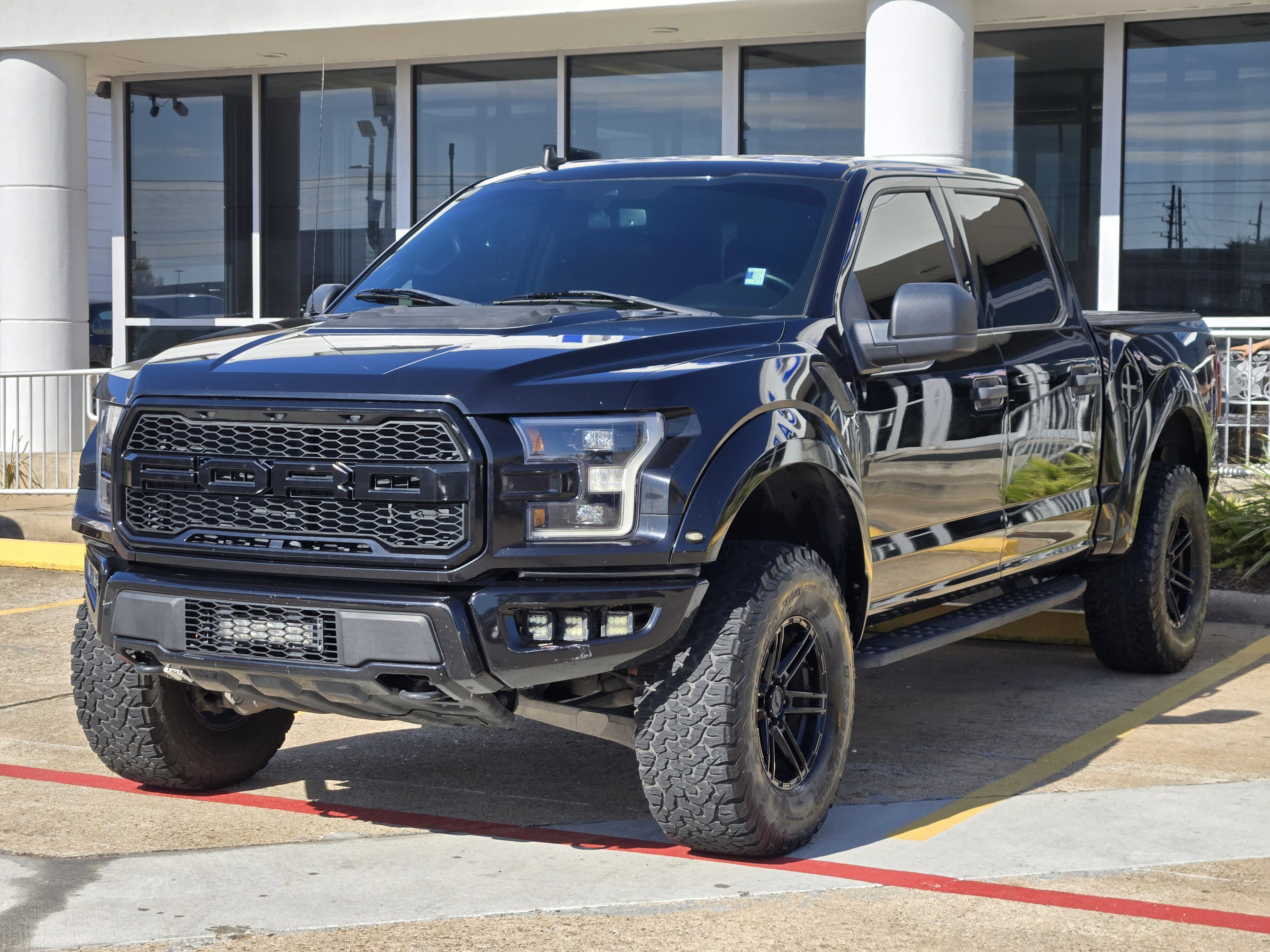 Used 2019 Ford F150 Raptor w/ Equipment Group 801A Mid image 2