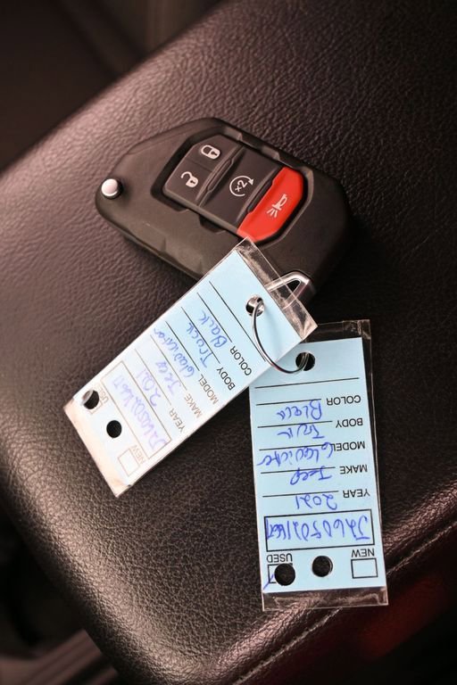 Used 2021 Jeep Gladiator Sport AWD/4WD image 24