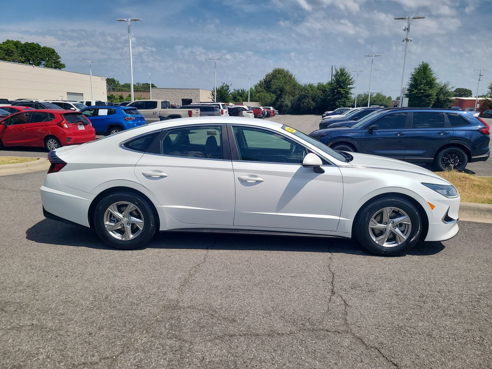 Used 2021 Hyundai Sonata SE FWD image 2