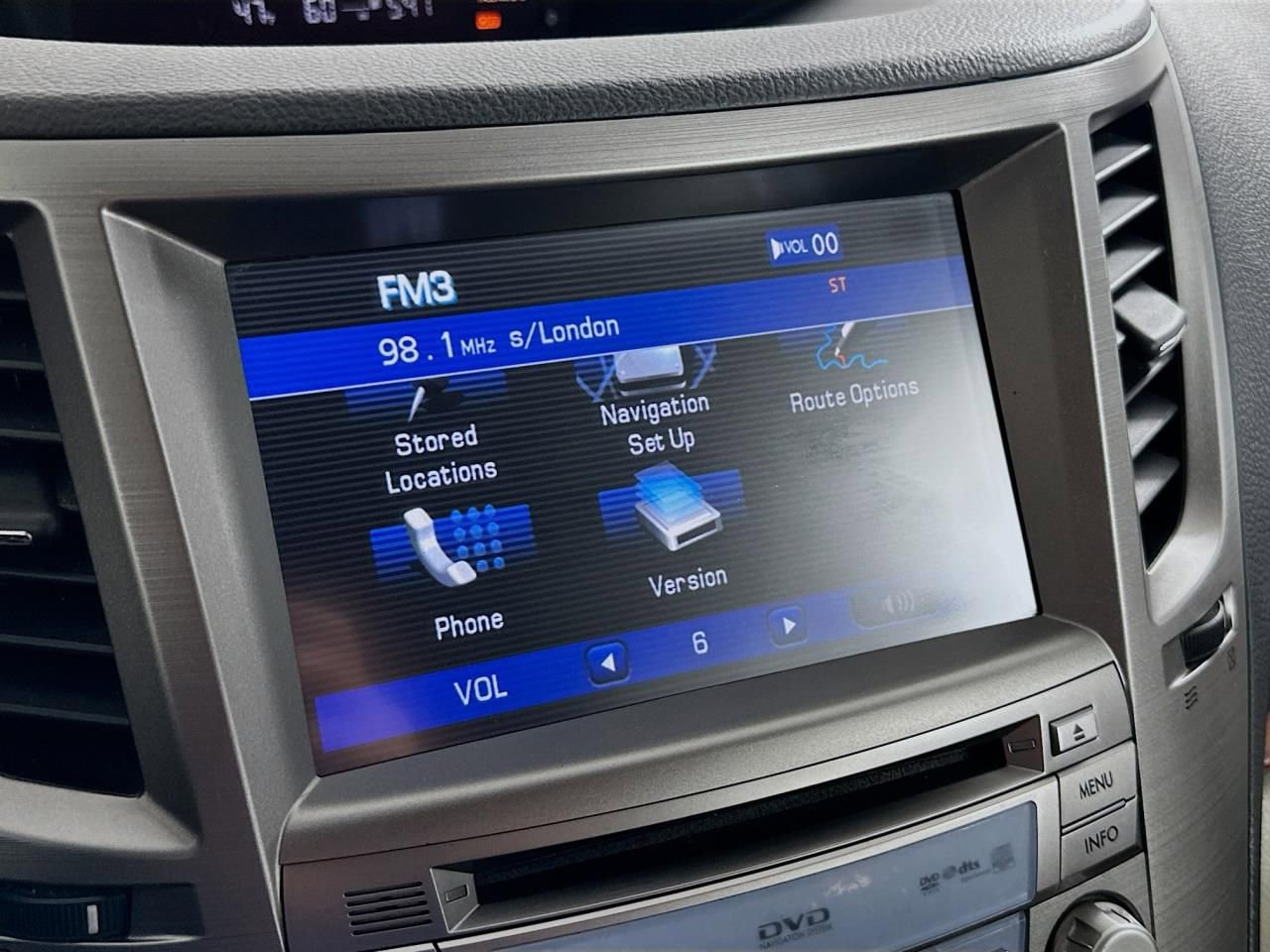 Used 2010 Subaru Outback 3.6R Limited image 34