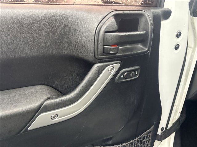 Used 2014 Jeep Wrangler Unlimited Rubicon w/ Dual Top Group image 20