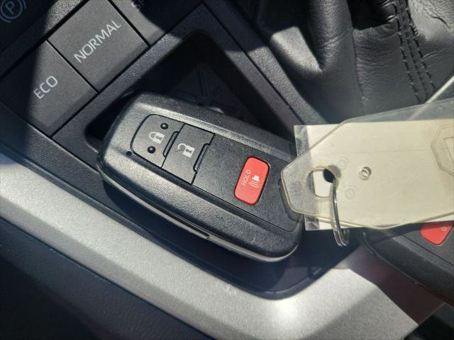 Certified 2025 Toyota RAV4 XLE image 33