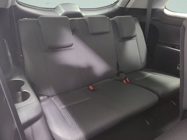 Used 2019 Toyota Highlander LE FWD image 14