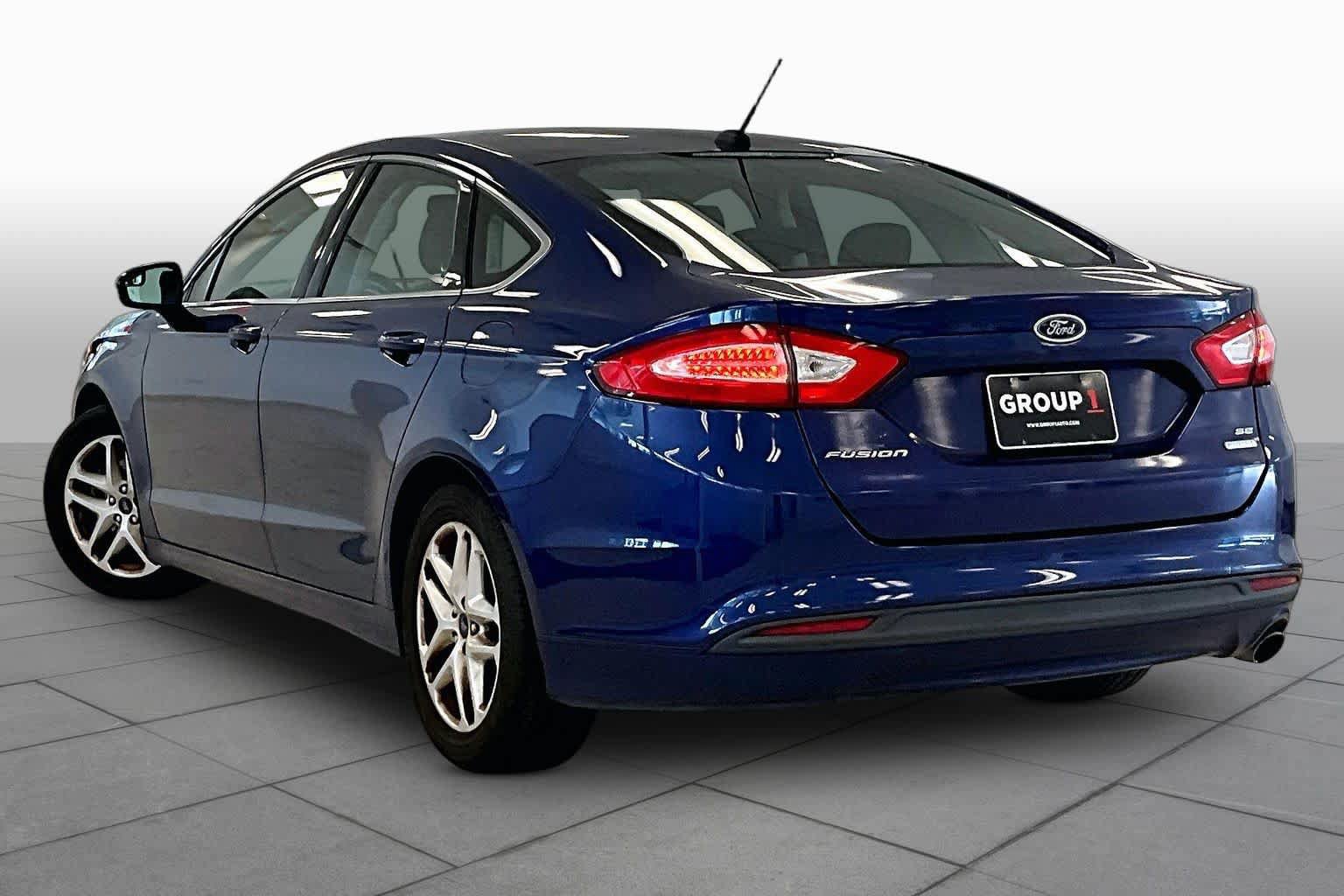Used 2014 Ford Fusion SE w/ Equipment Group 202A FWD image 10