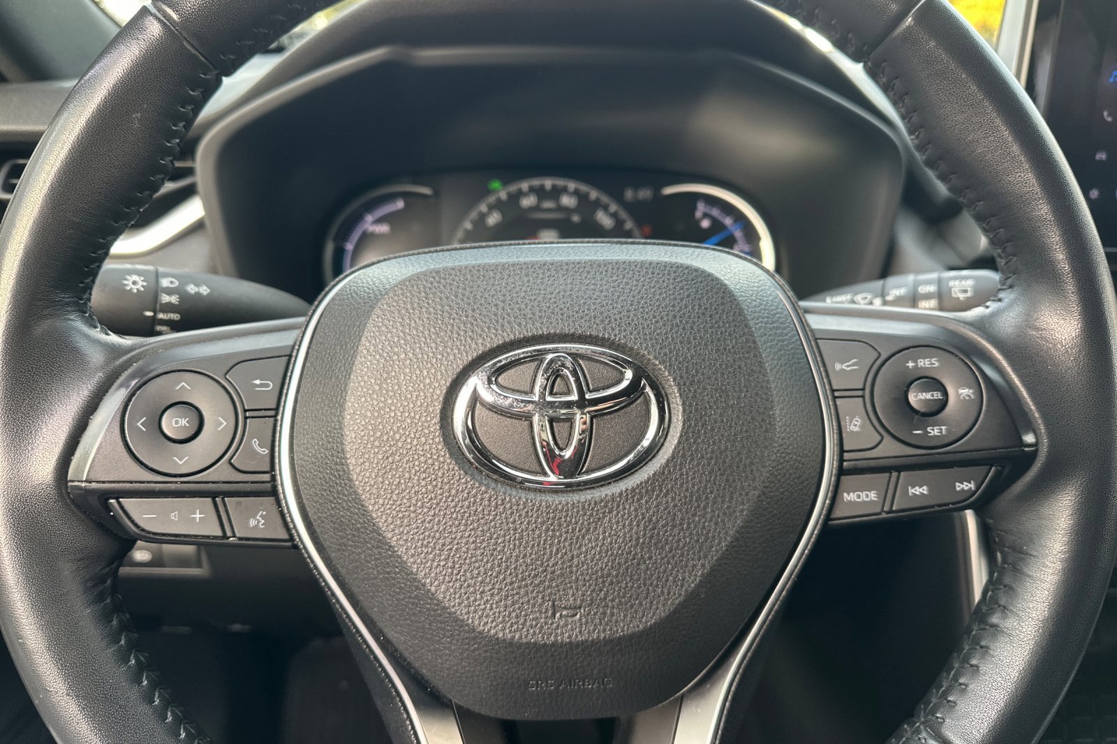 Used 2024 Toyota RAV4 SE image 36