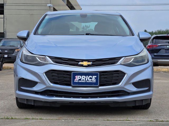 Used 2018 Chevrolet Cruze LT FWD image 2