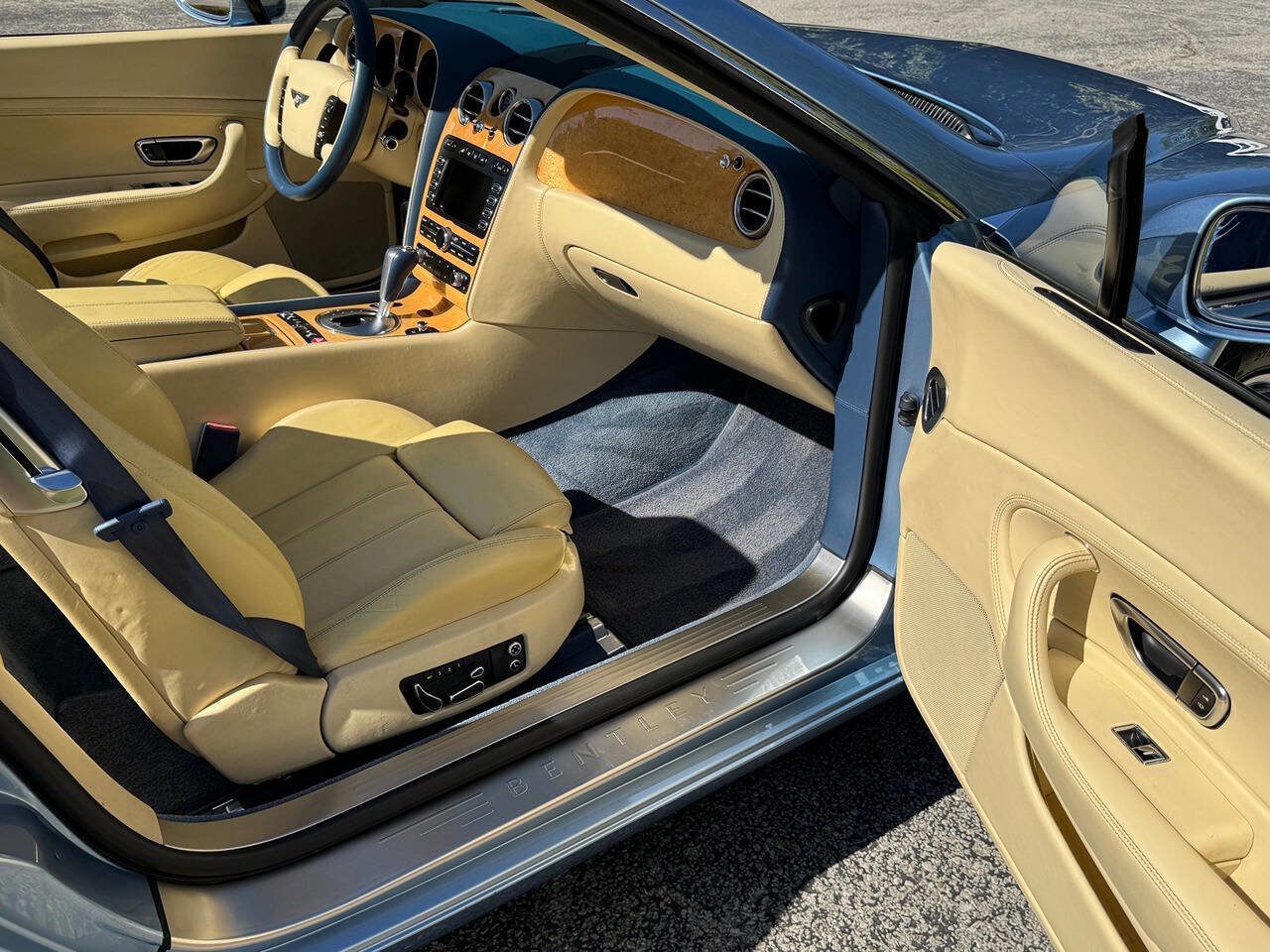 Used 2007 Bentley Continental GTC image 23
