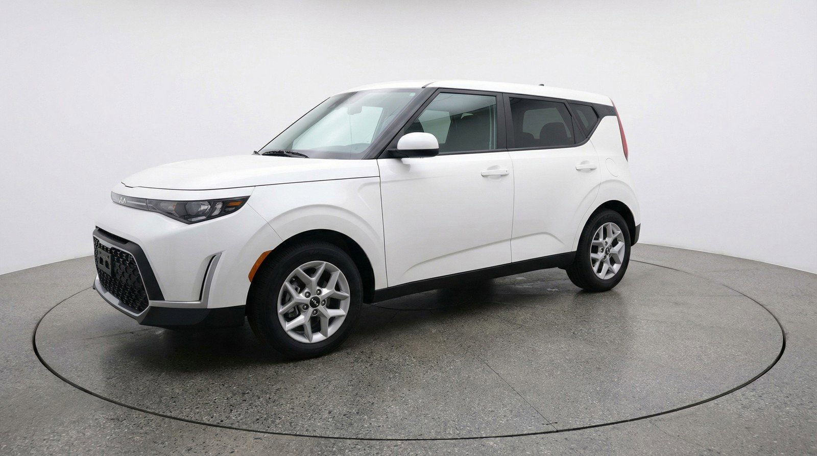 Used 2025 Kia Soul LX w/ LX Technology Package image 3