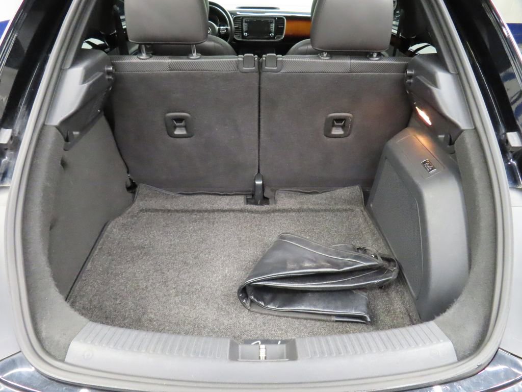 Used 2013 Volkswagen Beetle 2.5 Fender FWD image 31