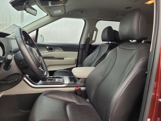 Certified 2024 Kia Carnival LX image 13