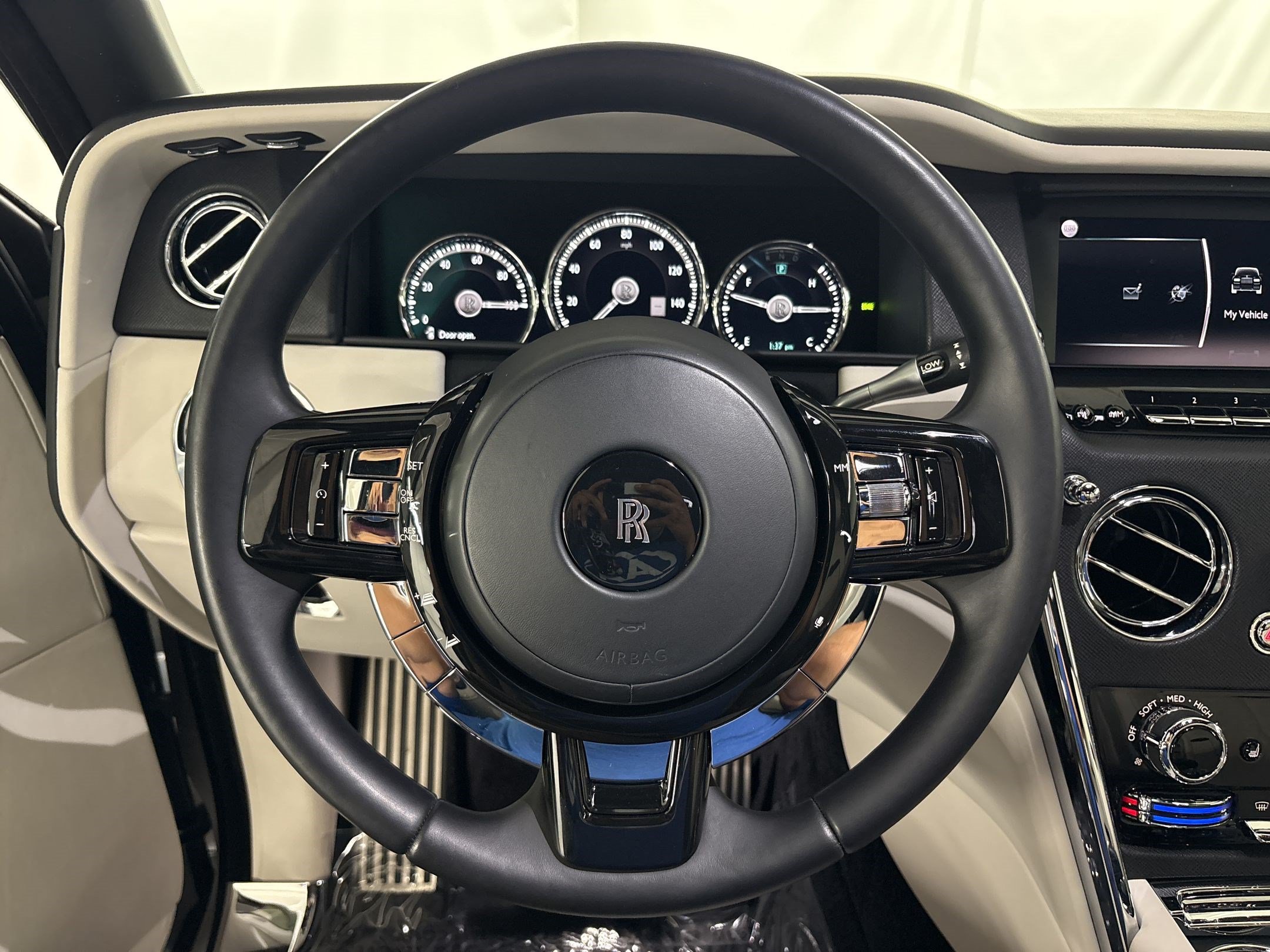 Used 2021 Rolls-Royce Cullinan AWD/4WD image 11