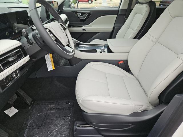 New 2026 Lincoln Aviator 2WD image 16