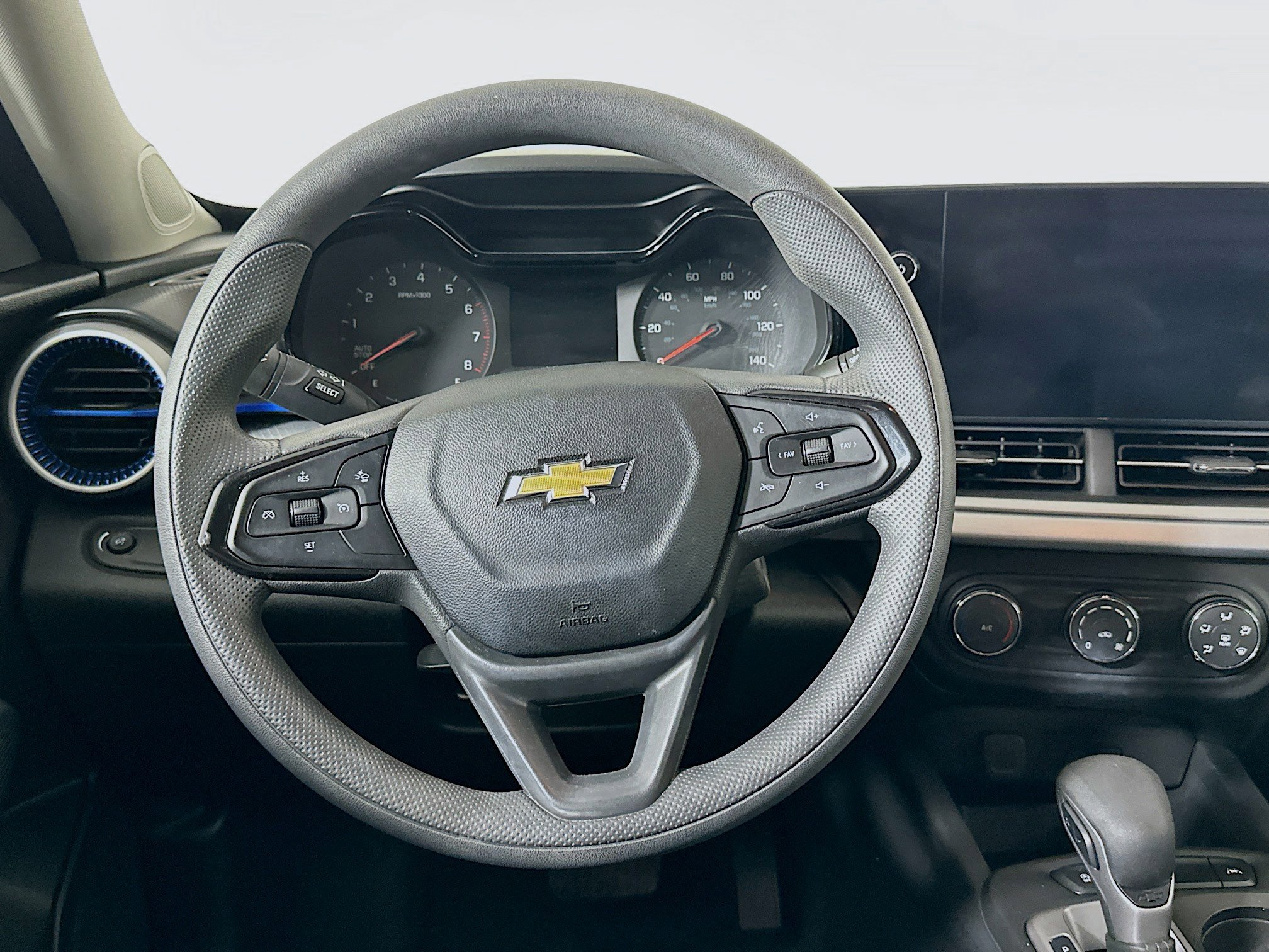 Used 2024 Chevrolet Trax LS w/ Driver Confidence Package FWD image 18
