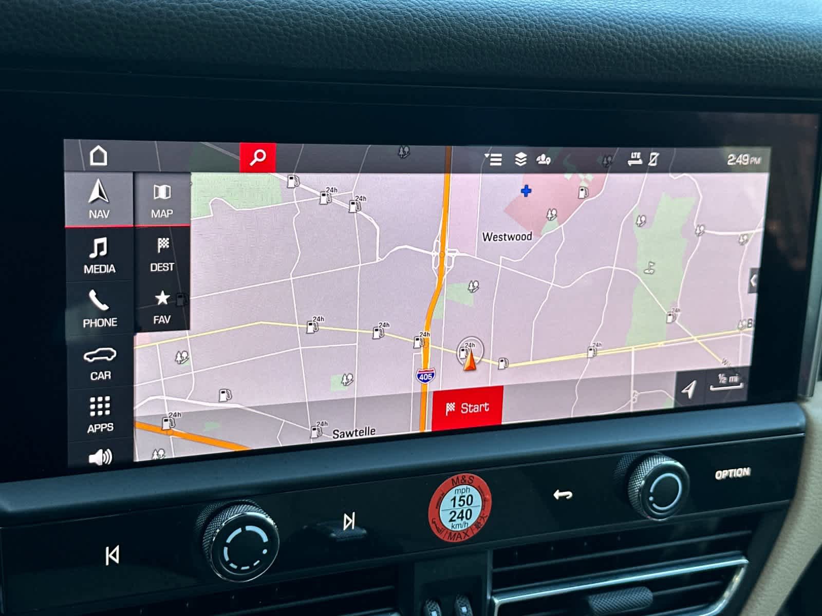 Certified 2025 Porsche Macan AWD/4WD image 21