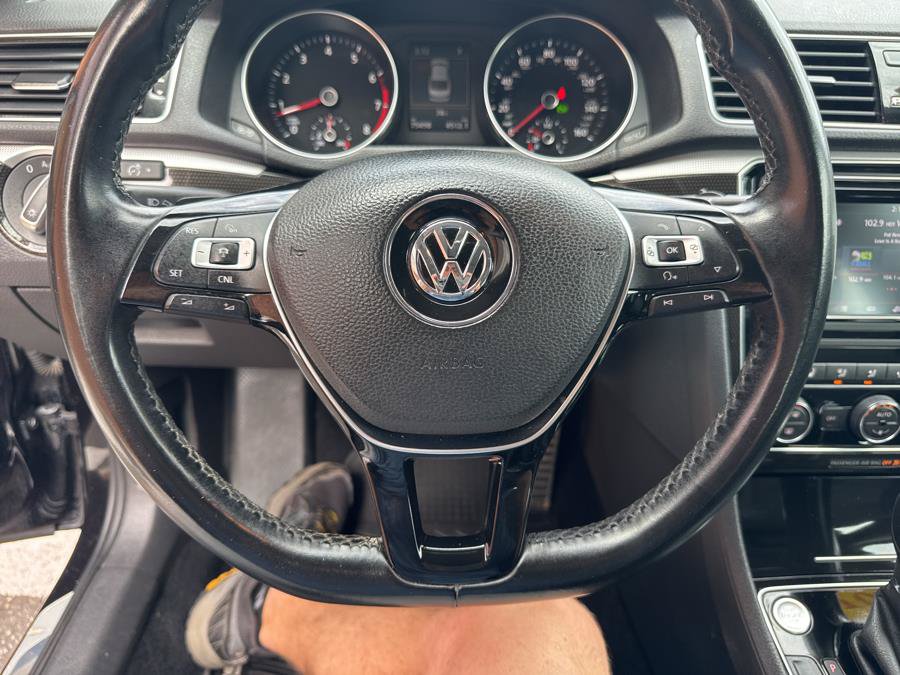 Used 2019 Volkswagen Passat 2.0T SE R-Line FWD image 26