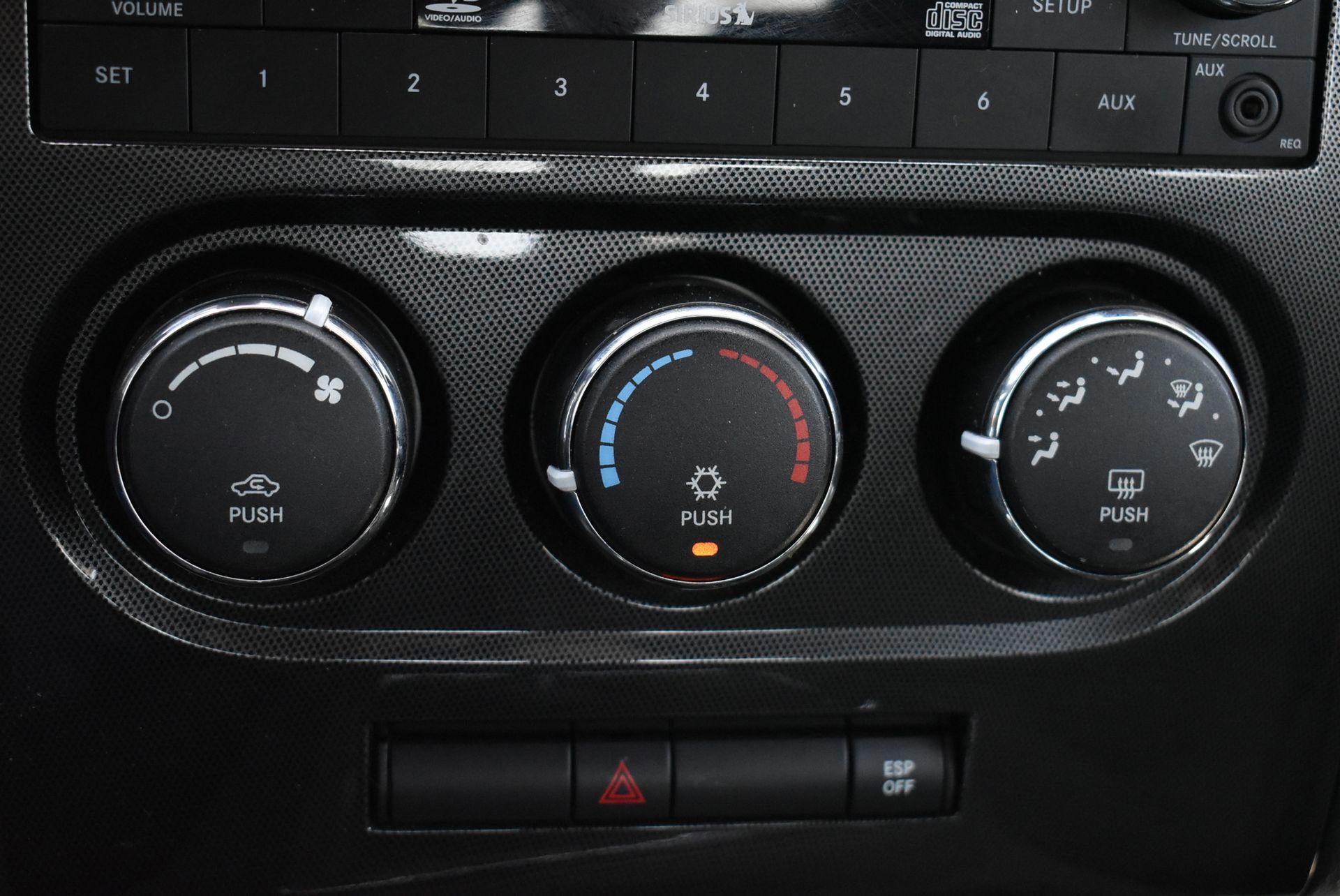 Used 2009 Dodge Challenger R/T w/ Sound Group RWD image 23