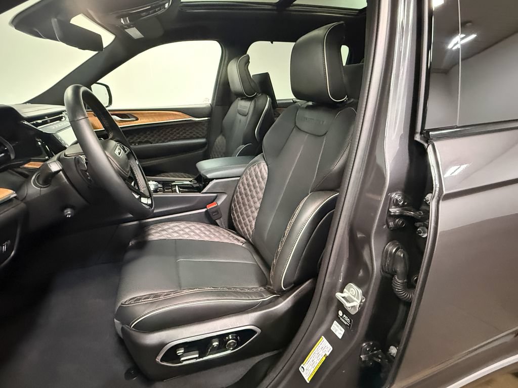Used 2026 Jeep Grand Cherokee L Summit w/ Obsidian Package AWD/4WD image 12